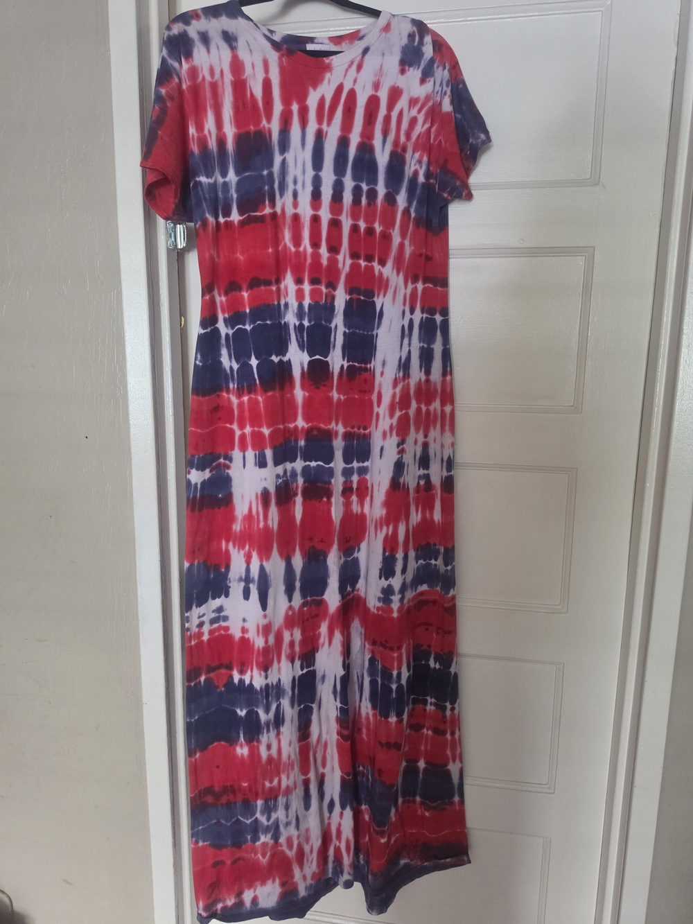 LuLaRoe Red & White Tie-Dye Short Sleeve Top